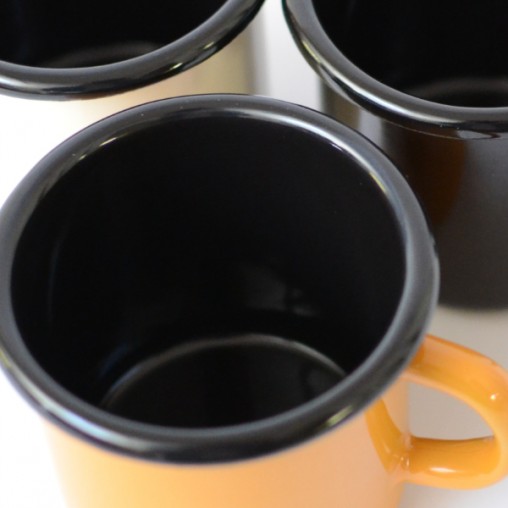6 St. Emaille- Tasse 0,4l, innen schwarz