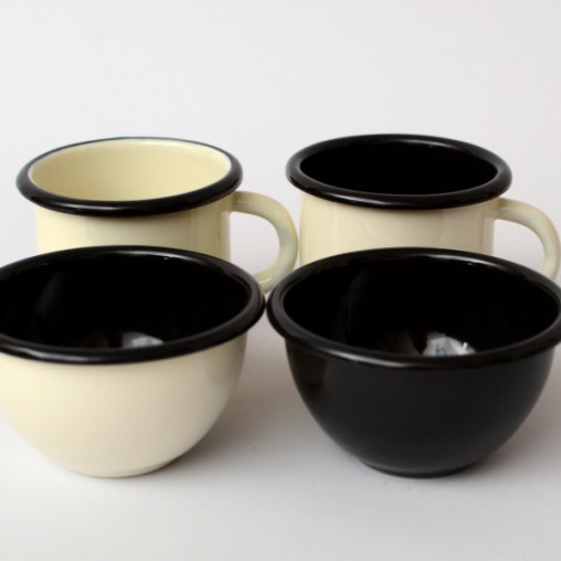6 St. Emaille- Tasse 0,4l, innen schwarz